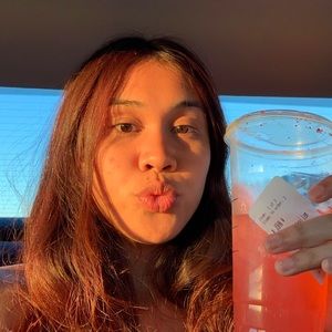 Meet your Posher, Bea